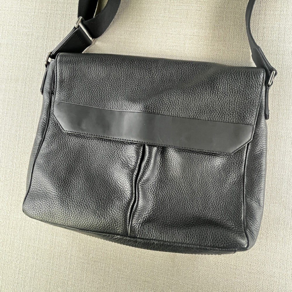 ECCO Messenger Bag Black Pebbled Leather‎ Crossbody Laptop Travel Bag